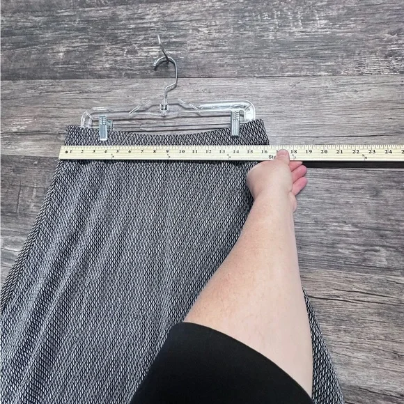 Ann Taylor Midi Black White A-Line Skirt Casual - Picture 4 of 7